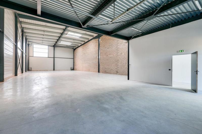 Local d'activité / Entrepôt - 533 m²
