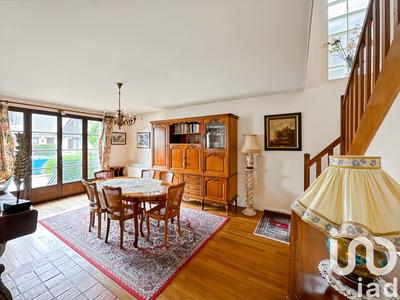 Maison - 180 m² - 8 pièces