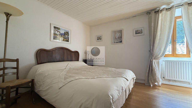 Maison - 218 m² - 7 pièces