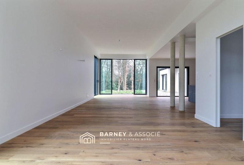 Maison contemporaine - 238 m² - 8 pièces