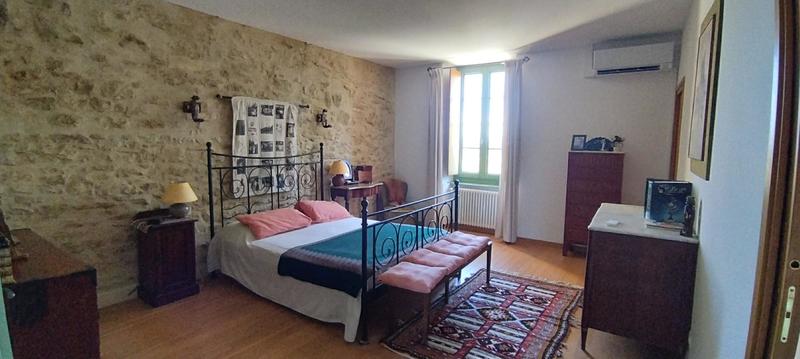 Maison - 409 m² - 17 pièces