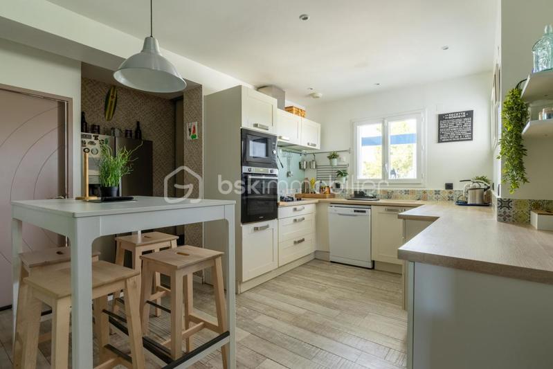 Maison - 181 m² - 7 pièces