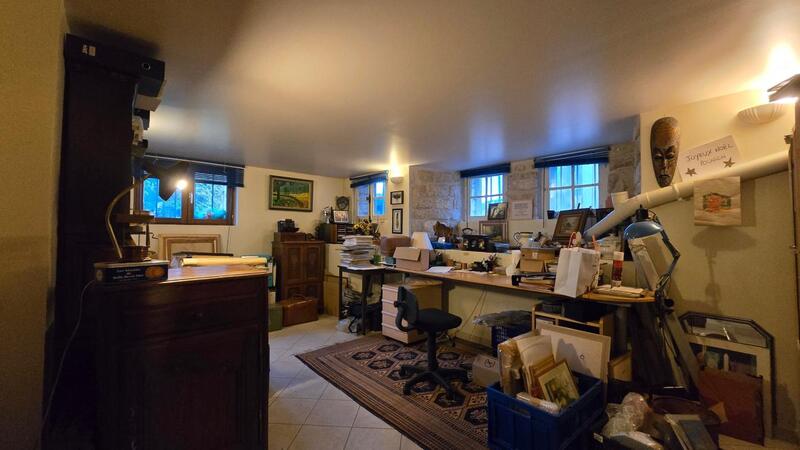 Maison - 202 m² - 7 pièces