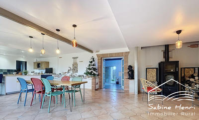 Maison - 354 m² - 10 pièces