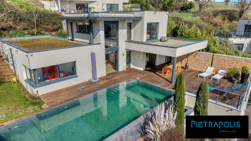 Maison contemporaine - 210 m² - 5 pièces