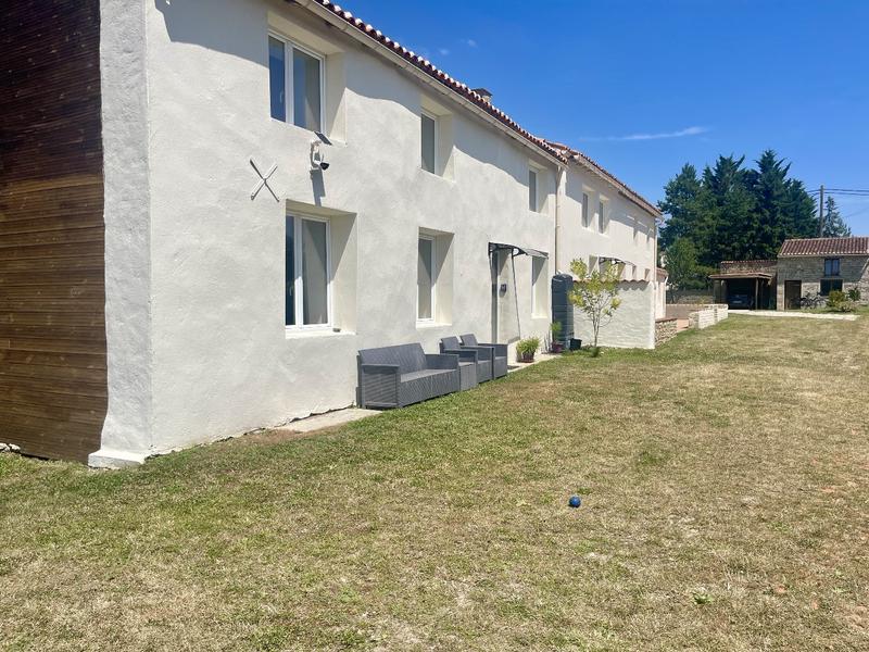 Maison - 321 m² - 13 pièces