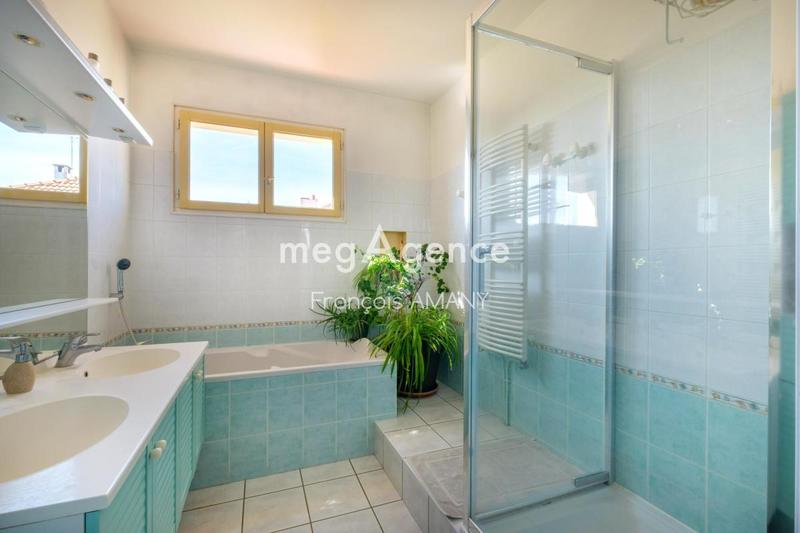 Maison - 200 m² - 6 pièces