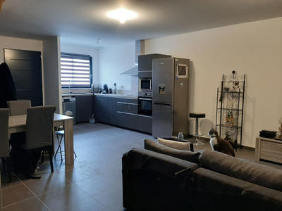 Maison - 92 m² - 4 pièces