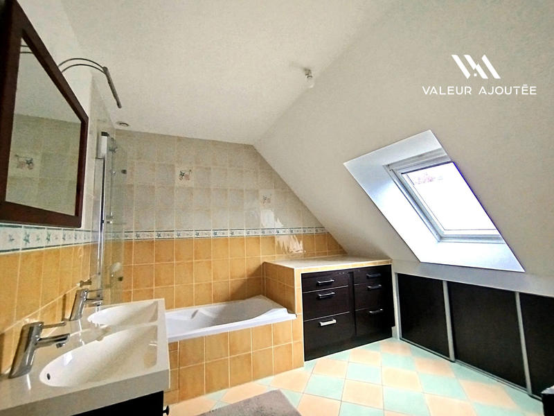 Maison - 128 m² - 7 pièces