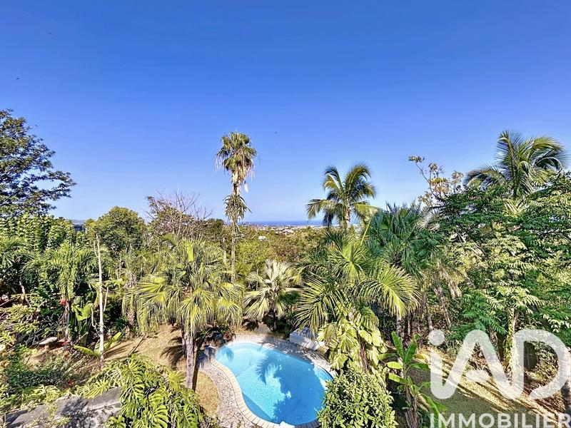 Maison - 245 m² - 8 pièces