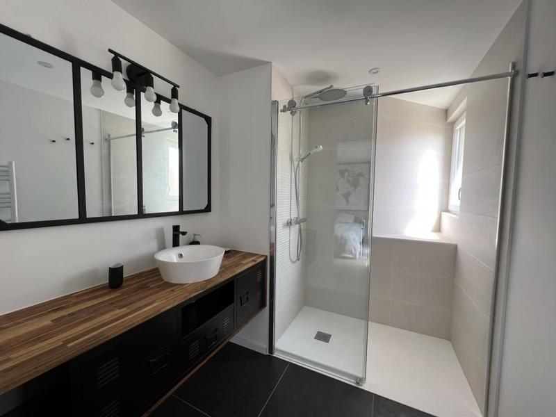 Loft - 156 m² - 7 pièces