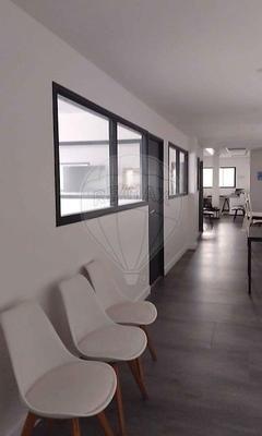 Local commercial - 232 m² - 8 pièces