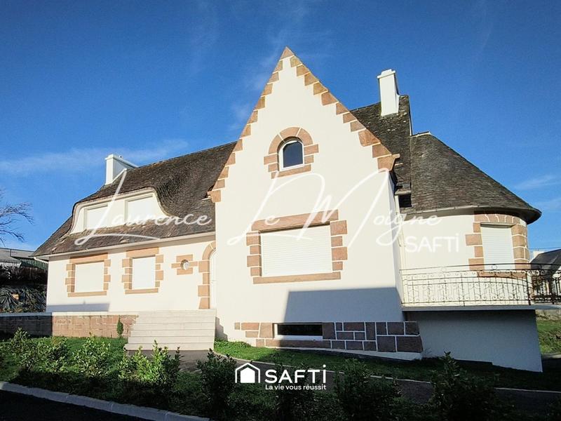 Maison - 223 m² - 9 pièces