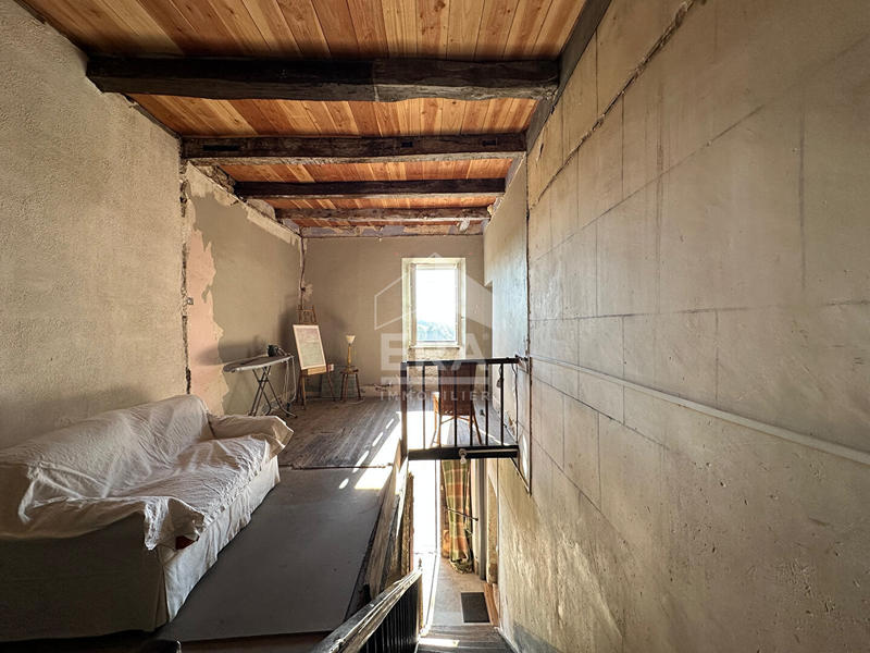 Maison - 329 m² - 6 pièces