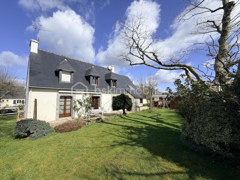 Maison traditionnelle - 130 m² - 7 pièces