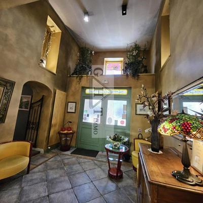 Local commercial - 657 m²