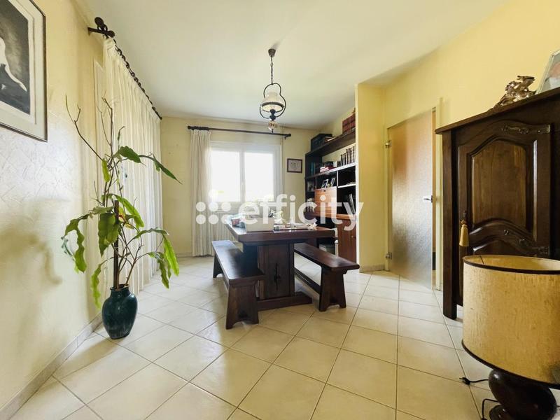 Maison traditionnelle - 122 m² - 6 pièces