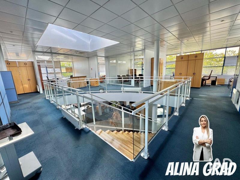 Bureau - 867 m²