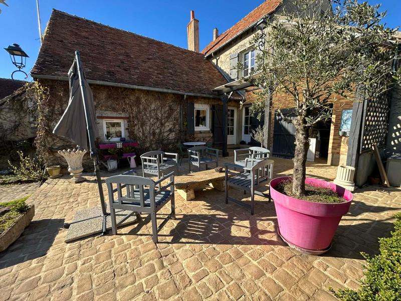 Maison - 312 m² - 10 pièces