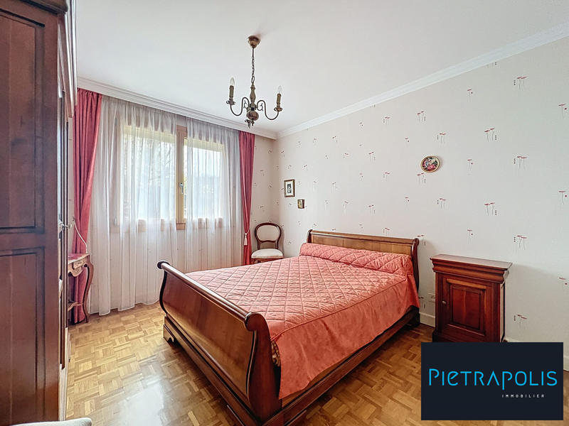 Maison - 196 m² - 7 pièces