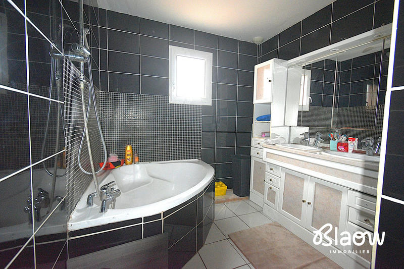 Maison - 94 m² - 5 pièces