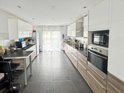 Maison - 138 m² - 8 pièces