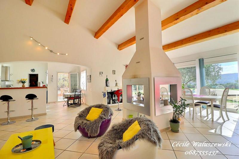 Maison - 137 m² - 5 pièces