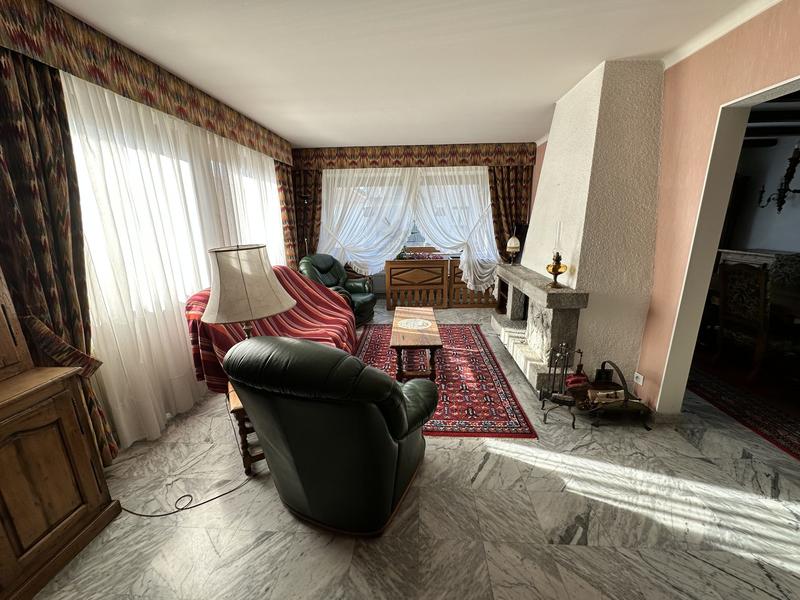 Maison - 211 m² - 8 pièces