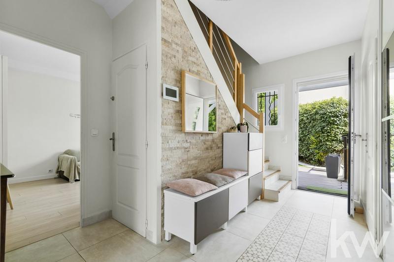 Maison - 212 m² - 9 pièces