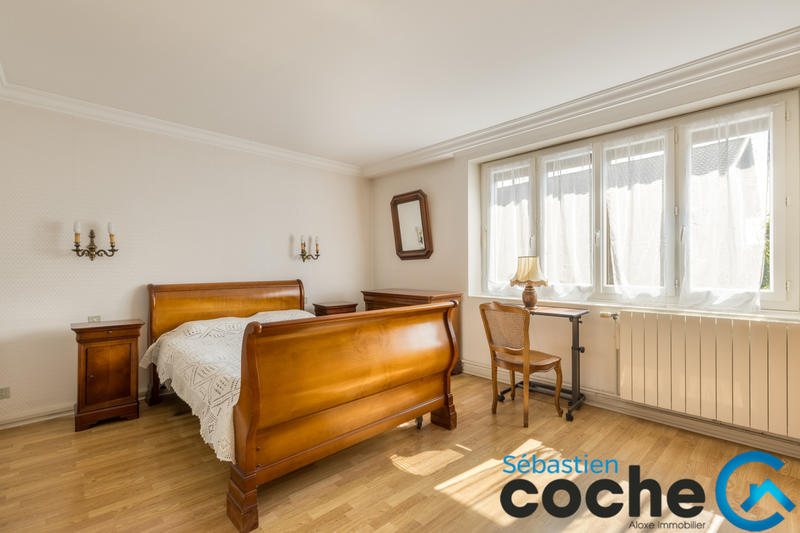 Maison - 187 m² - 6 pièces