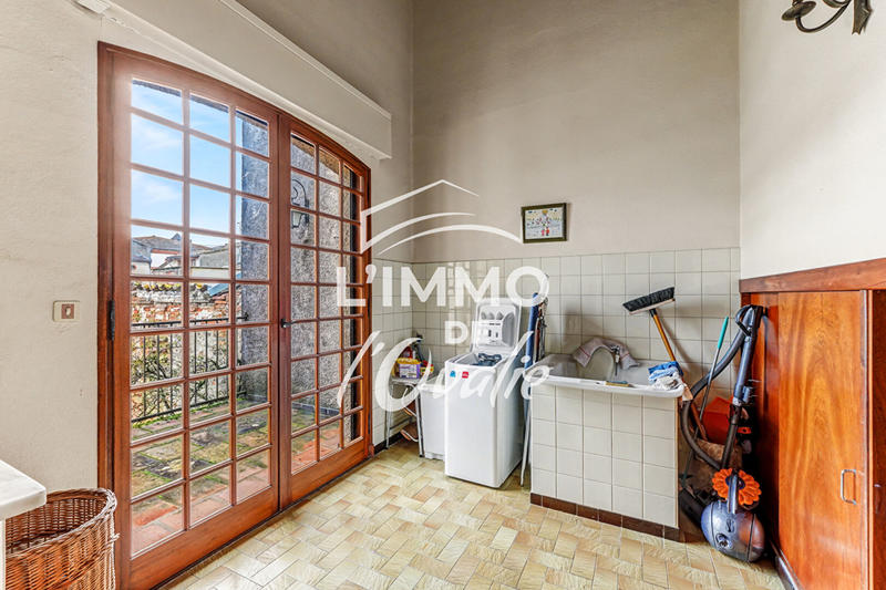 Maison - 257 m² - 9 pièces