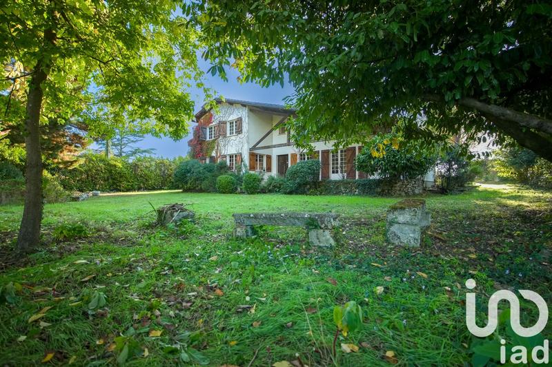 Maison - 251 m² - 10 pièces