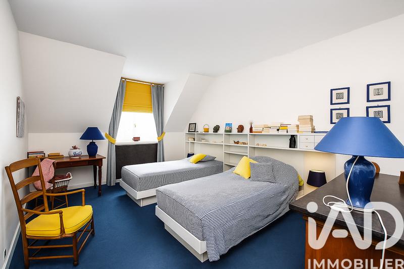 Maison - 468 m² - 12 pièces