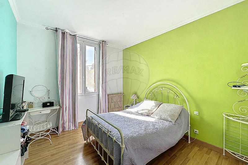 Maison - 206 m² - 8 pièces