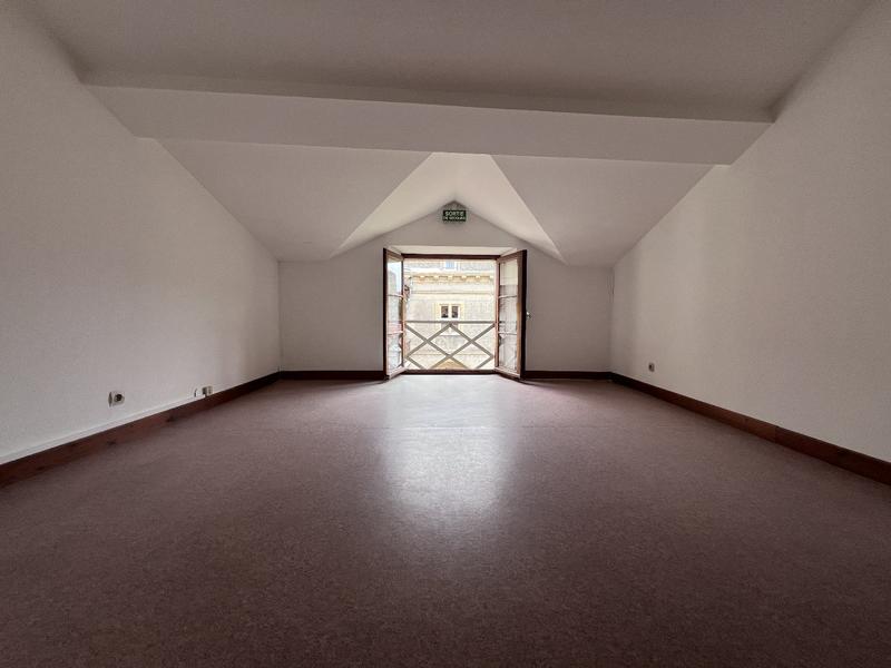 Bureau - 105 m² - 6 pièces