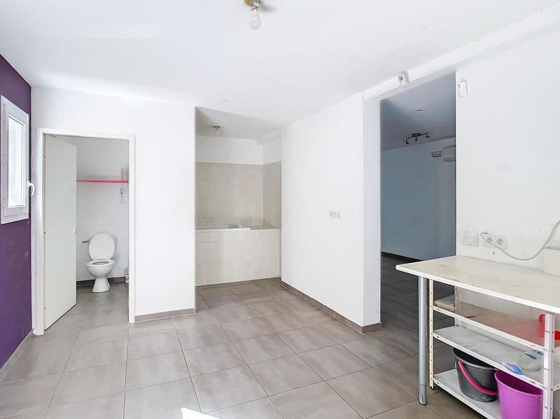 Local commercial - 85 m² - 3 pièces