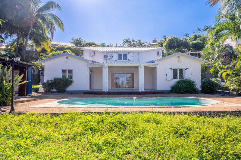 Maison - 180 m² - 7 pièces