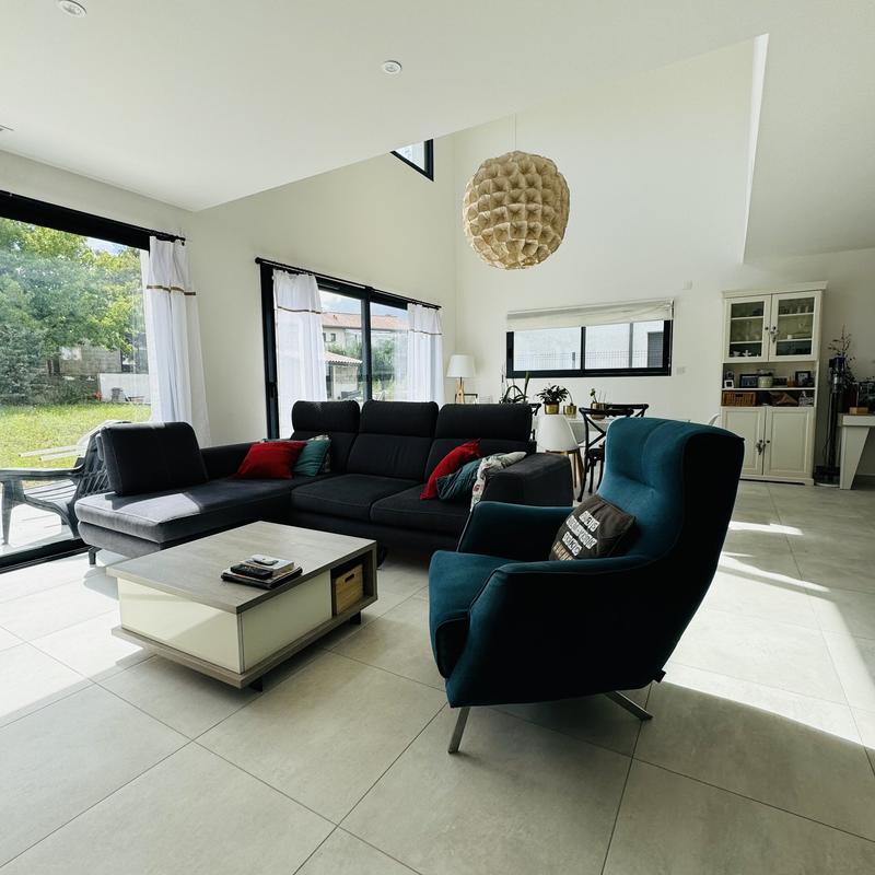 Maison - 140 m² - 5 pièces