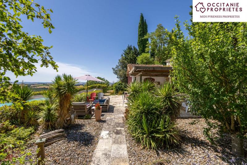 Maison de maîtres - 900 m² - 26 pièces