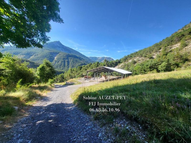 Propriété - 180 m² - 5 pièces