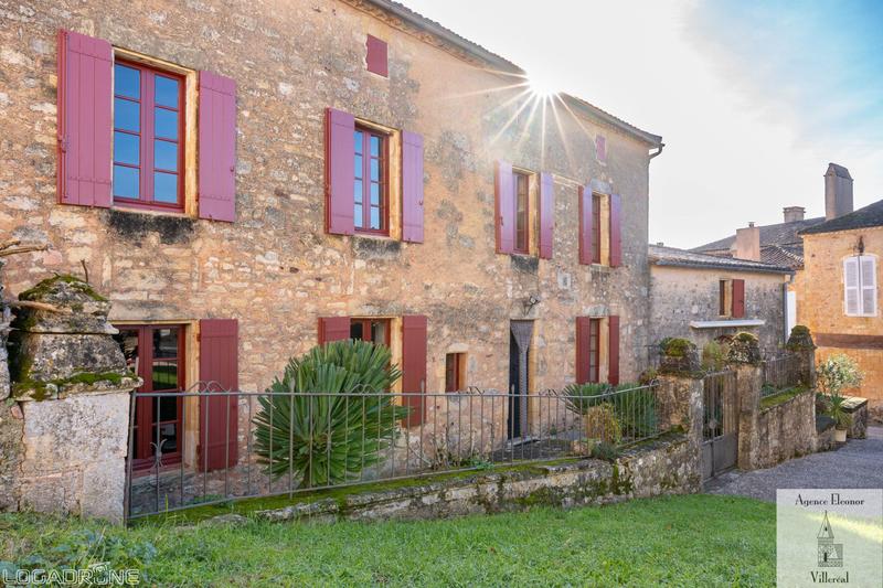 Maison traditionnelle - 318 m² - 12 pièces