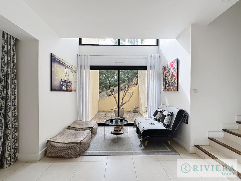 Maison - 203 m² - 5 pièces