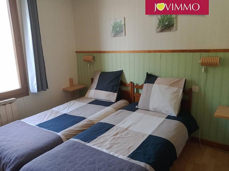 Magasins - 383 m² - 12 pièces