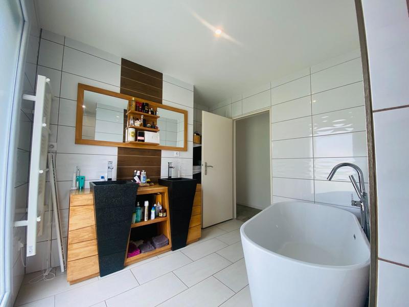 Maison - 108 m² - 4 pièces