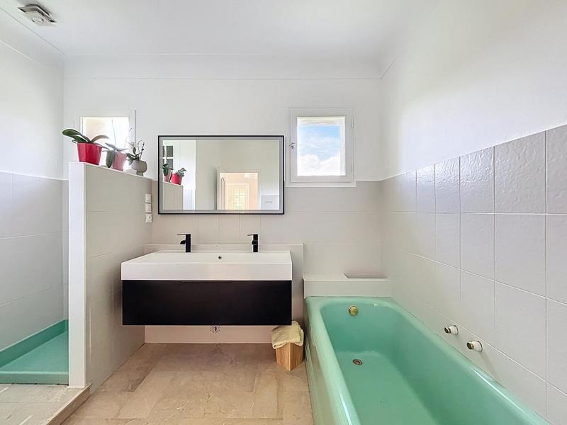 Maison - 212 m² - 5 pièces