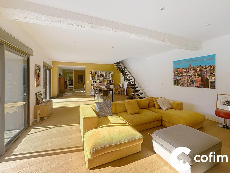 Maison - 203 m² - 7 pièces