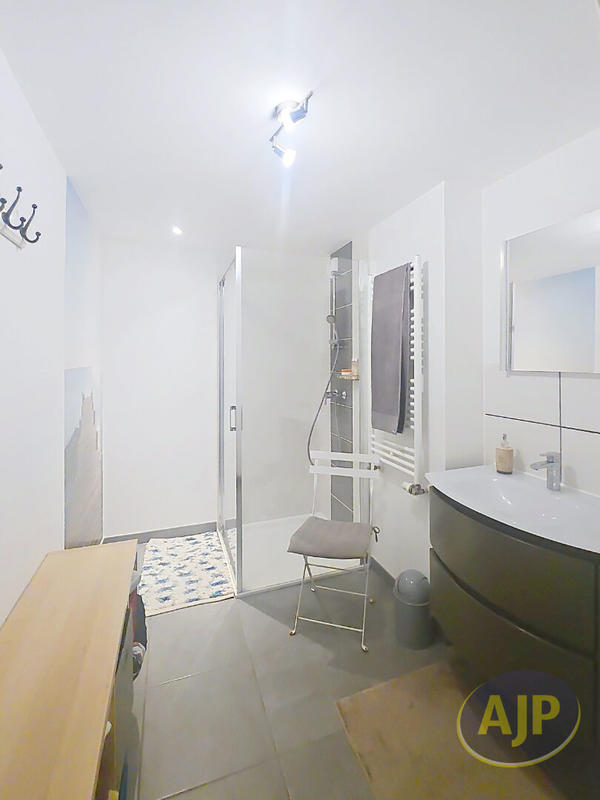 Appartement - 83 m² - 4 pièces