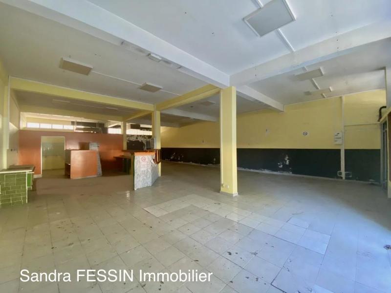 Immeuble - 260 m² - 2 pièces