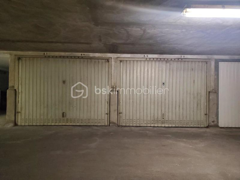 Parking / Garage - 24 m²