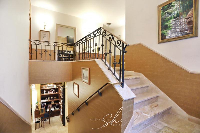 Maison - 380 m² - 14 pièces